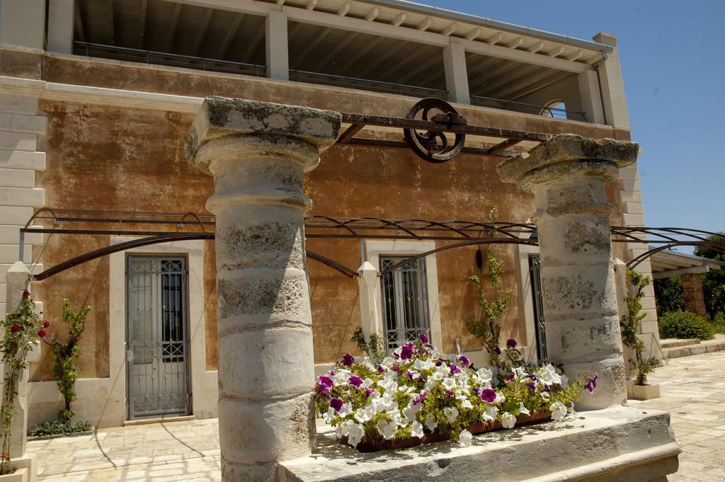Agriturismo Li Calizzi Arte E Natura Novoli Luaran gambar